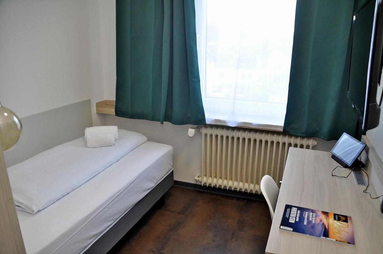Hotel Am Martinsberg Андернах Экстерьер фото